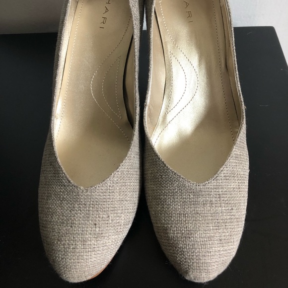 NWT Tahari Lonnie Heels Size 8 - Picture 3 of 8